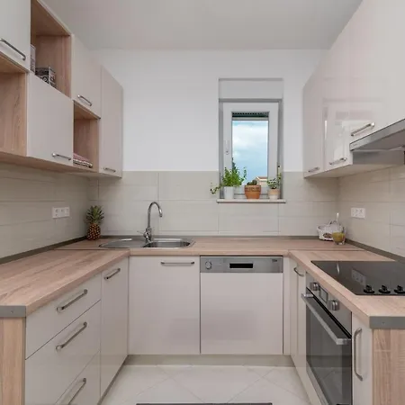 Modern Sinisa, With Terrace Apartamento Trogir