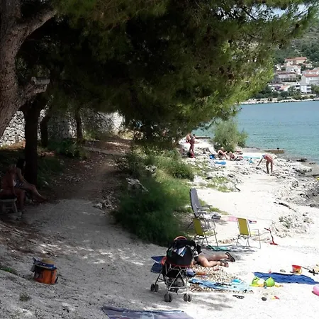 Modern Sinisa, With Terrace Apartmán Trogir